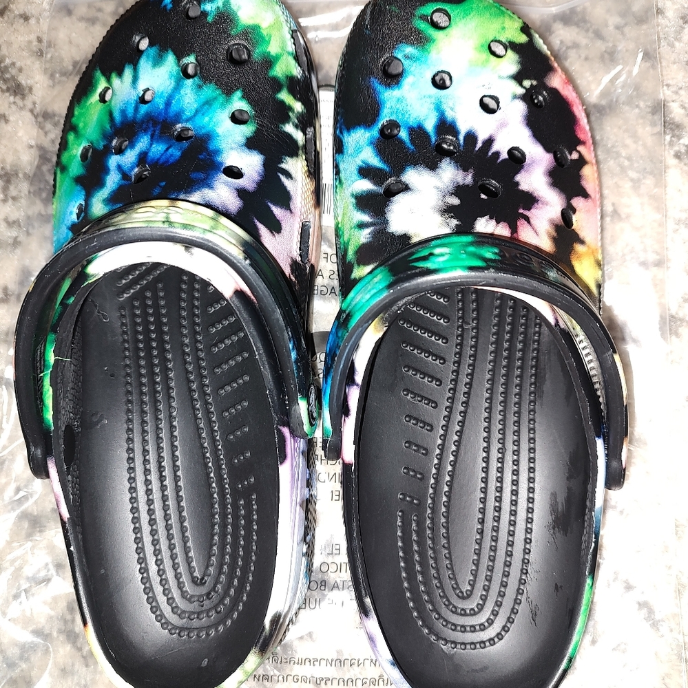 Multi coloe Crocs Men’s 9, Women’s 11